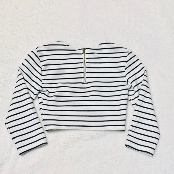 NWT Black and White Striped Dynamite Crop Top - Picture 2 of 7